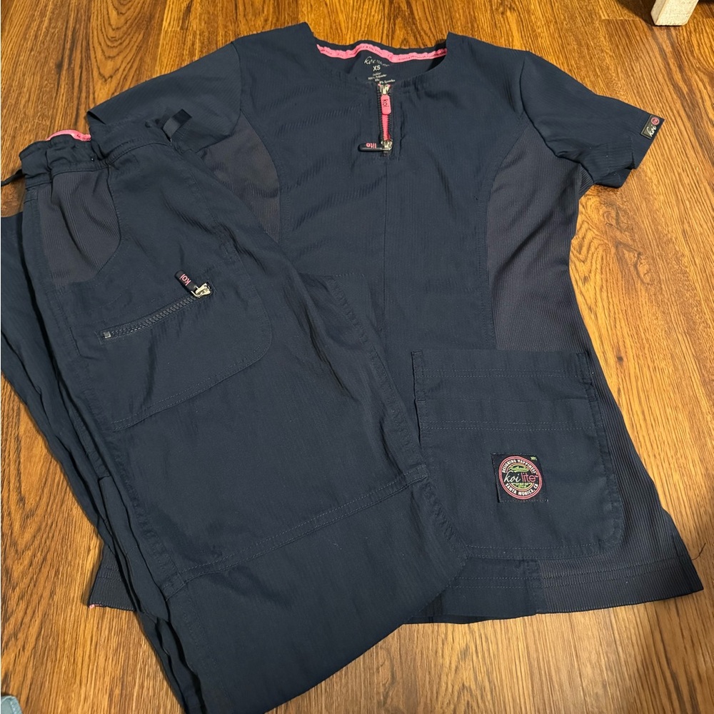 Koi lite scrubs